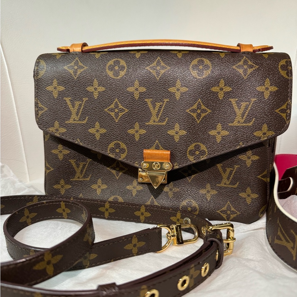 Louis Vuitton Pochette Monogram Crossbody Bag with Extra Strap